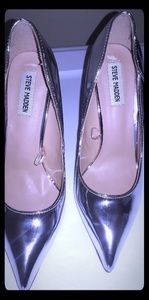 Steve Madden Silver Pumps